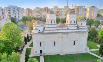 Mănăstirile cu fortificații ale Municipiului Iași