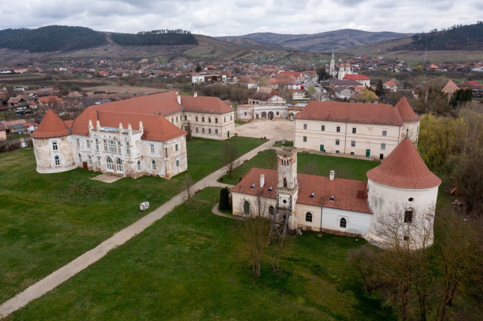 De ce să (re)vii?