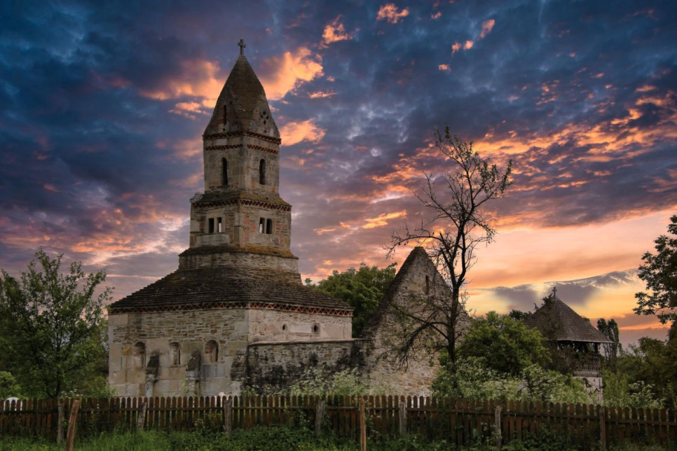 O călătorie în Țara Hațegului este o călătorie în timp