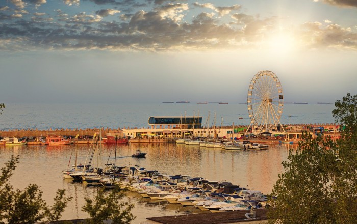 Faleza Cazino & Port Turistic Tomis, Constanța
